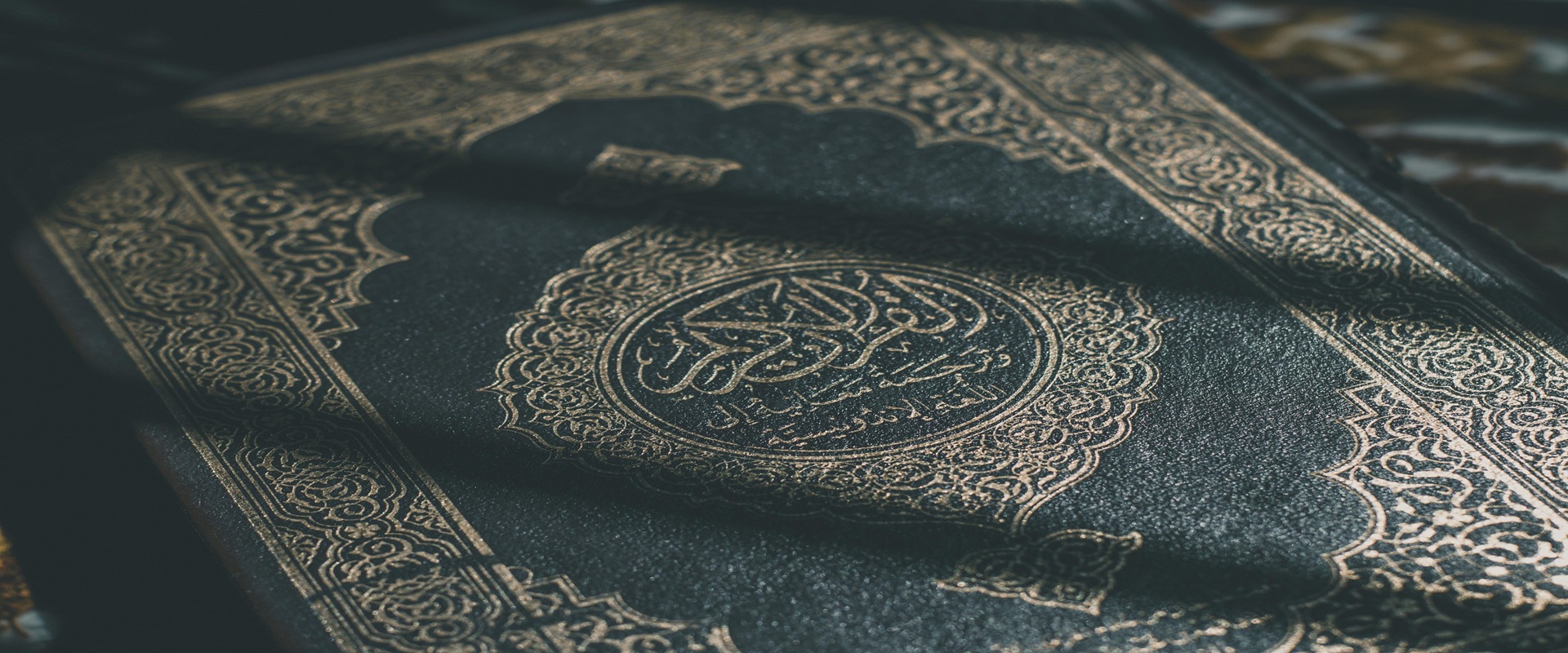 Freebiespic quran cover